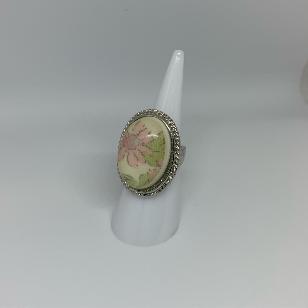 NEW Silver w Pastel Flower Large Oval Stone Ring